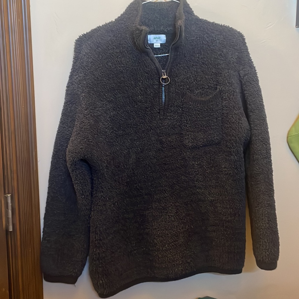 aeri fuzzy quarter zip pullover! Size small